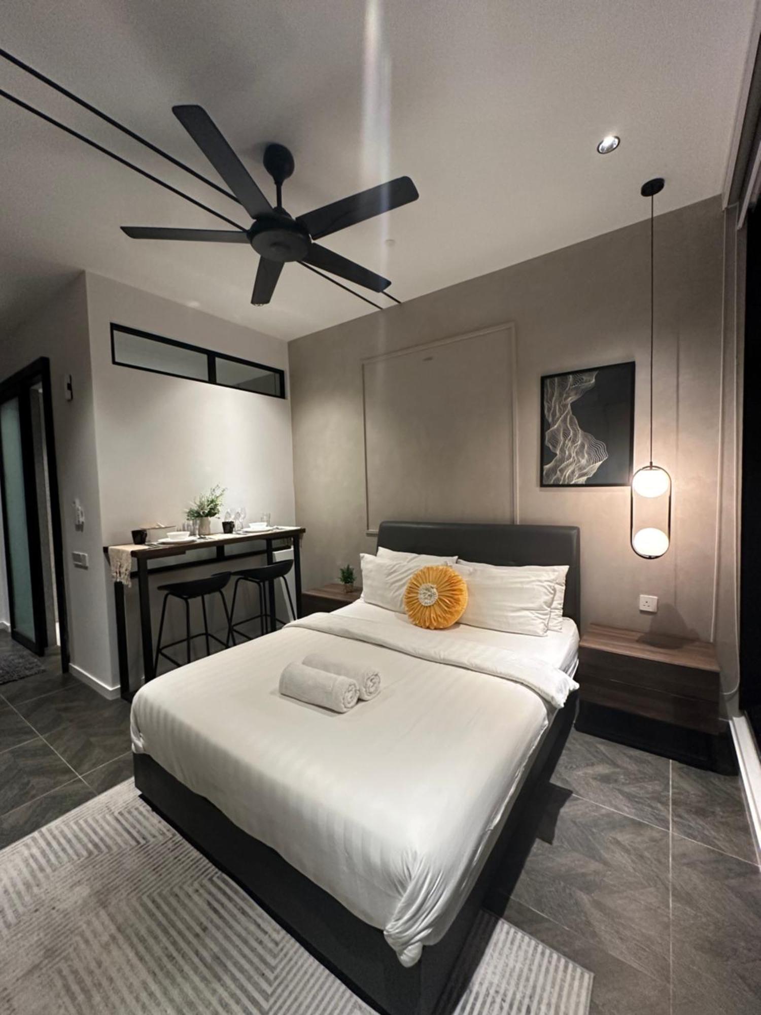 Scarletz Suites Klcc By Aura Kuala Lumpur Exterior photo